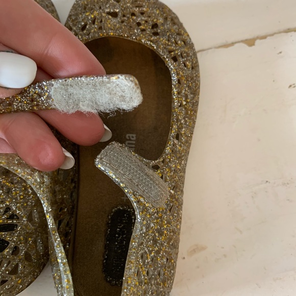 Mini Melissa gold jelly’s - Picture 2 of 2